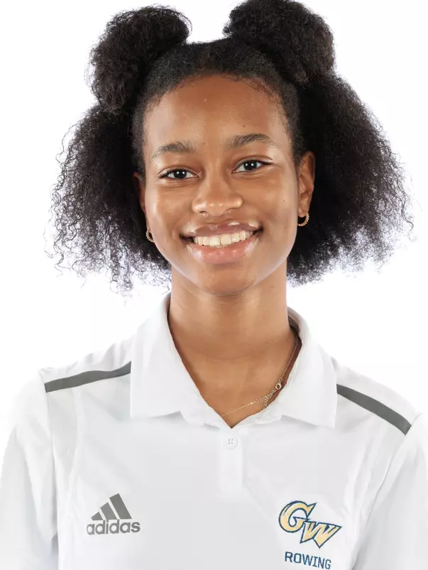 Sydney Caroll headshot