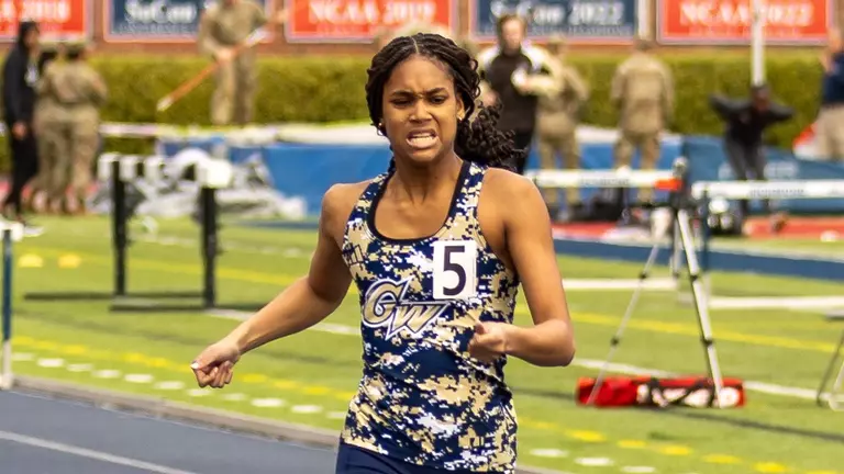 Outdoor Track Earns Nine Heat Victories, Shatters Five School Records at Hopkins/Loyola Invitational