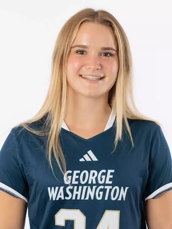 Carmindy Herrman Headshot