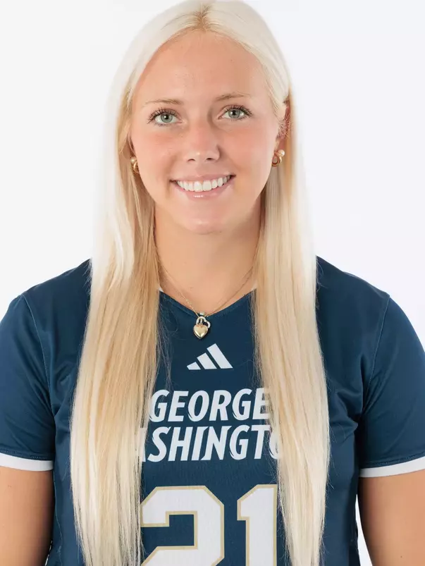 Everly Kessler Headshot