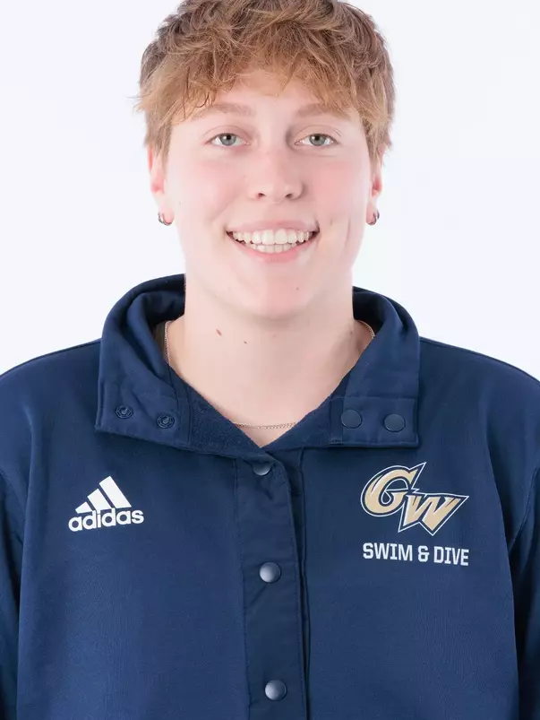 Jules Fifer 2024 Headshot