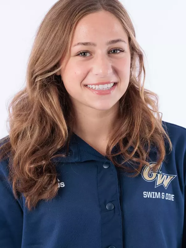 Isabel Sayag 2024 Headshot