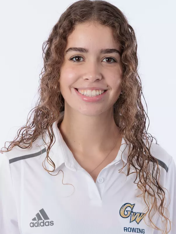 Carly Knutzen headshot