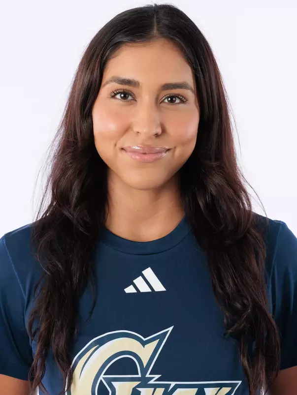 Alejandra Ramirez Headshot