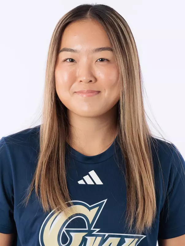 Madison Lee Headshot