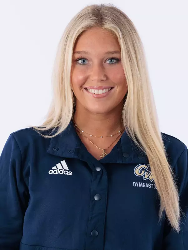 Madison McMullen Headshot