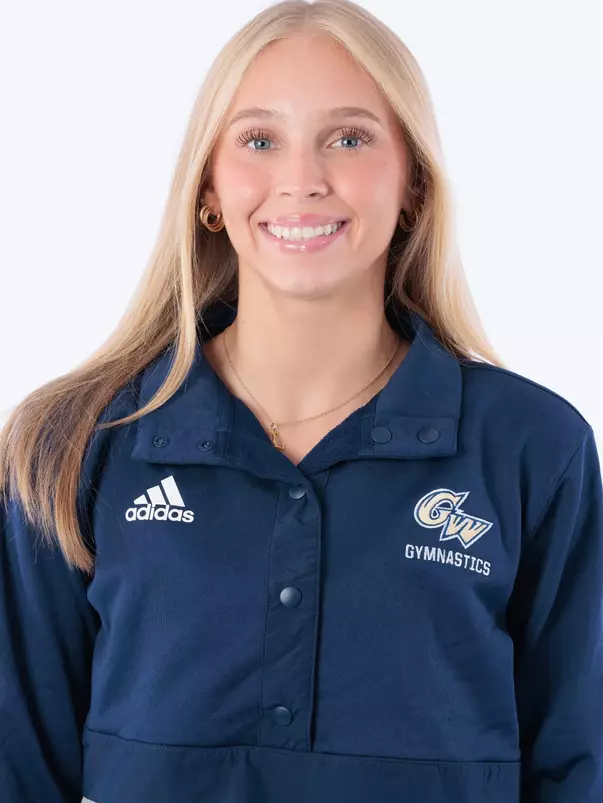 Lola Montevago Headshot