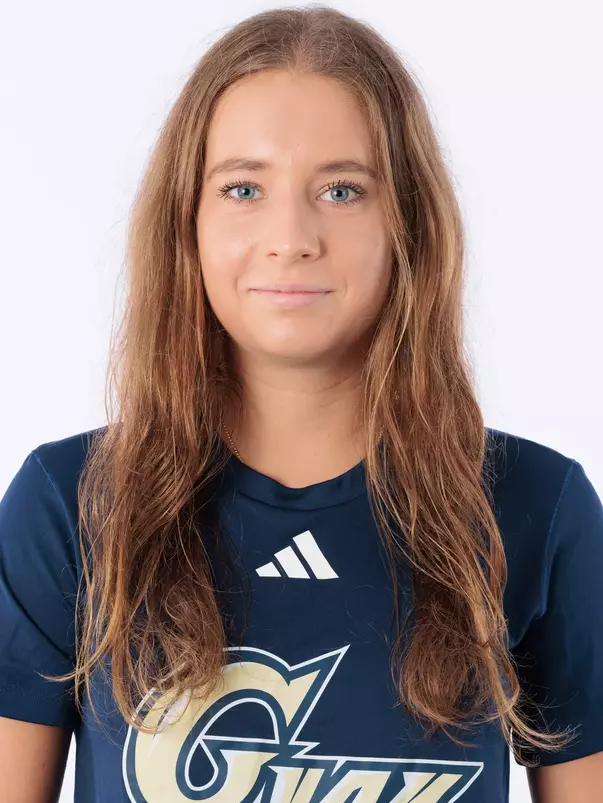 Patricia Ungure-Rogozoveca Headshot