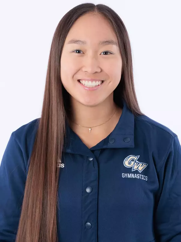 Maya Peters Headshot