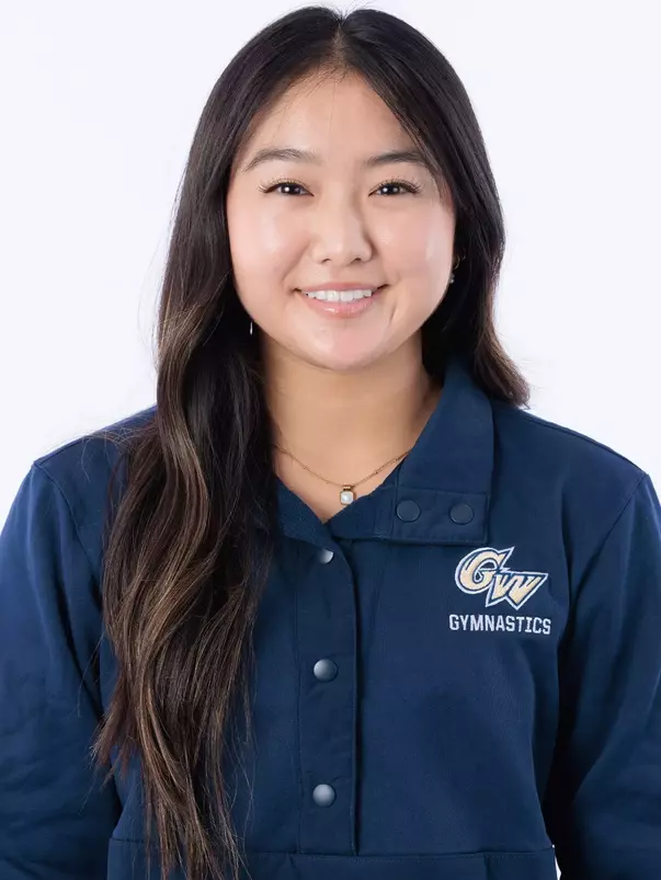 Hayley Suzuki Headshot