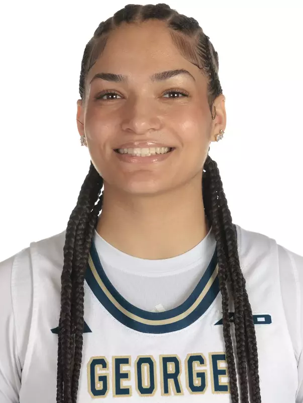 Gabby Reynolds Headshot