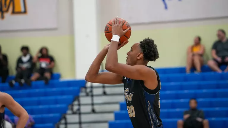 Men's Basketball Bounces Back, Beats Middle Tennessee, 92-79