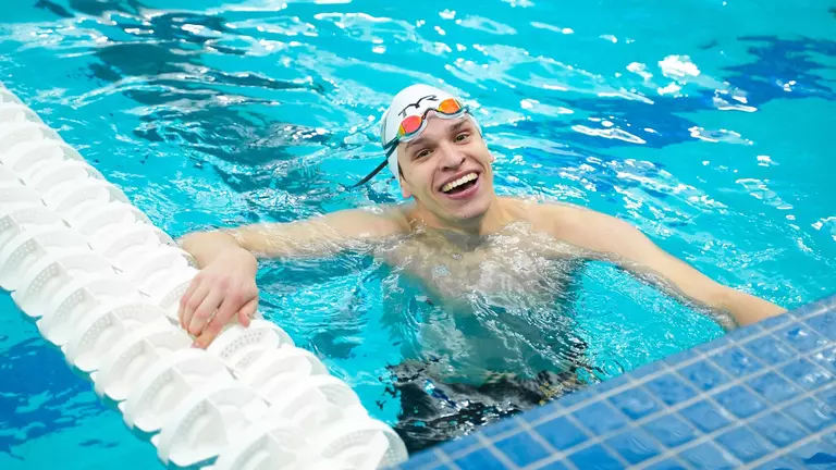 Divers Close Zone A, Swimmers Head to CSCAA National Invitational