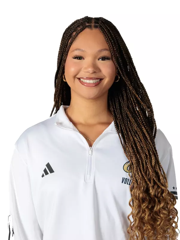 Alexis Rodriguez Headshot