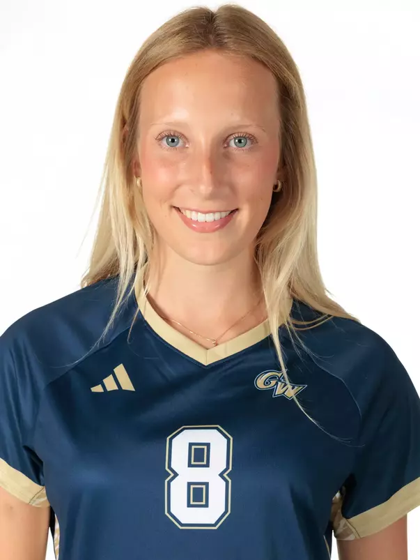 Sophia Broz Headshot