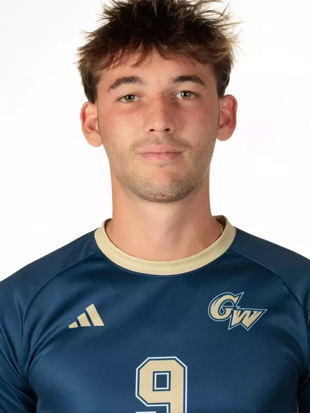 Louis Crofts Head Shot