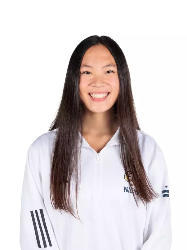 Lydia Zeng 2025 Headshot