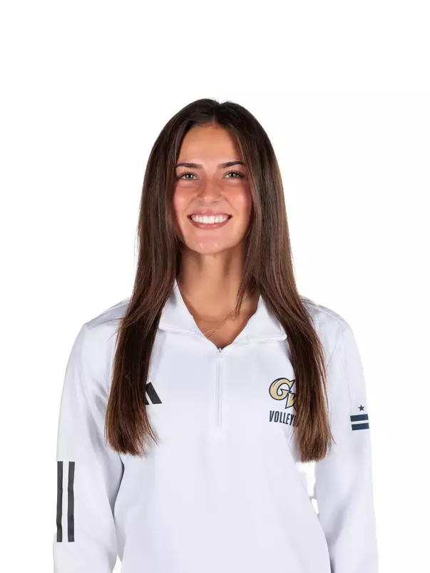 Tessa deAlbergaria 2025 Headshot