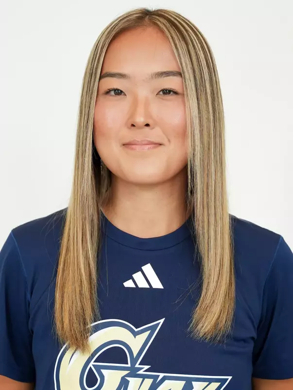 Madison Lee Headshot