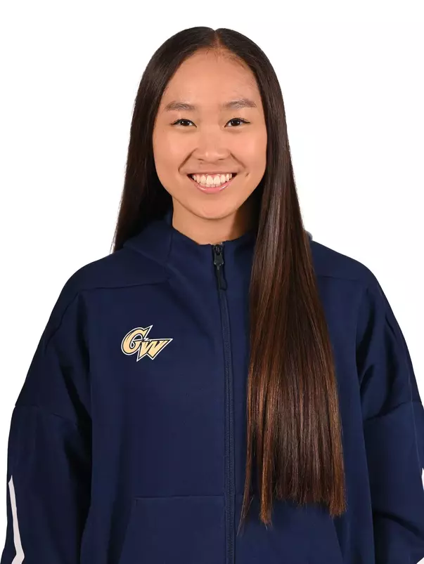 Maya Peters Headshot