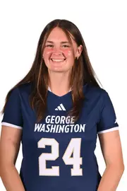 Maddy Breves Headshot