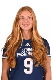 Mia Milkowski Headshot