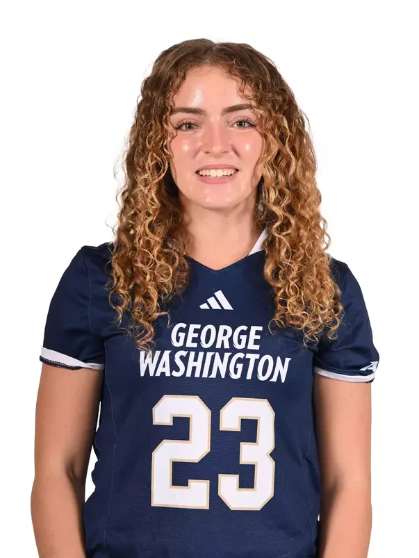 Maggie Pond Headshot