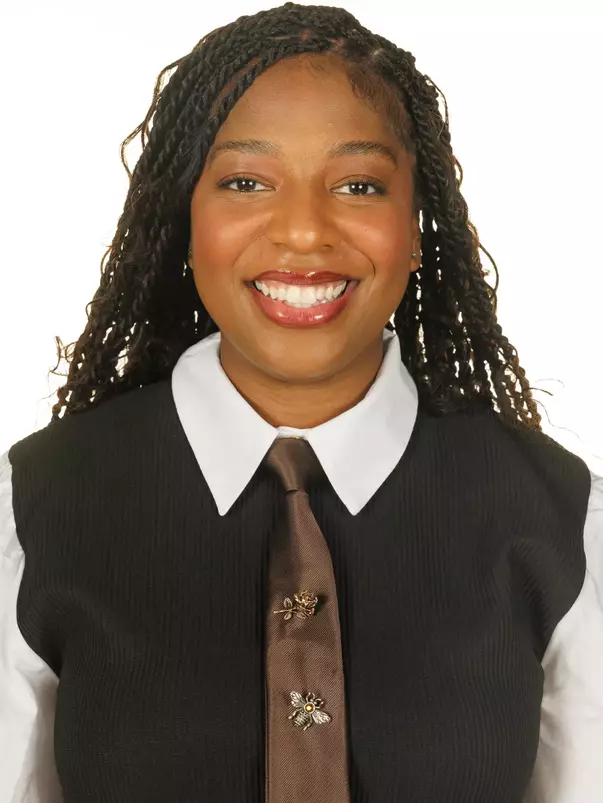 Essence Baucom Headshot