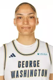 Gabby Reynolds Headshot