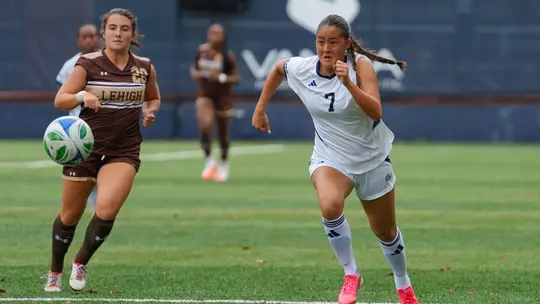 Naomi Kim Runs Up the Field vs. Lehigh