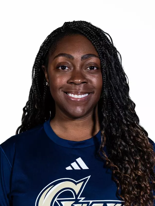 Olivia Daniels Headshot