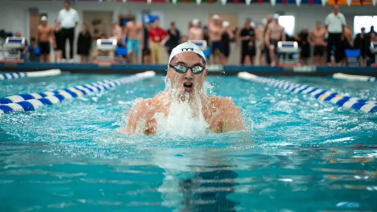 Thomas Makes NCAA Championships as Men’s Swimming & Diving Takes Big Lead Into Final Day of A-10s