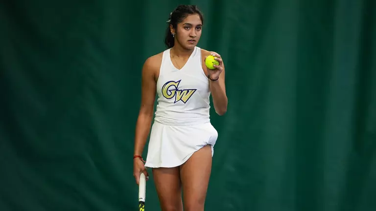 Tennis Tops Loyola, Snaps Three-Game Slide