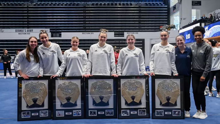 Gymnastics Celebrates Senior Class in Regular Season Finale