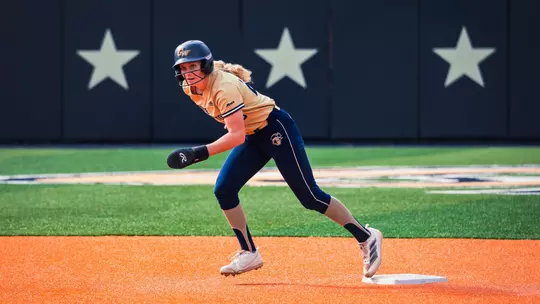 Hayward running from second