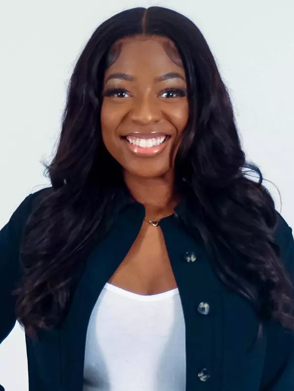 Essence Baucom Headshot