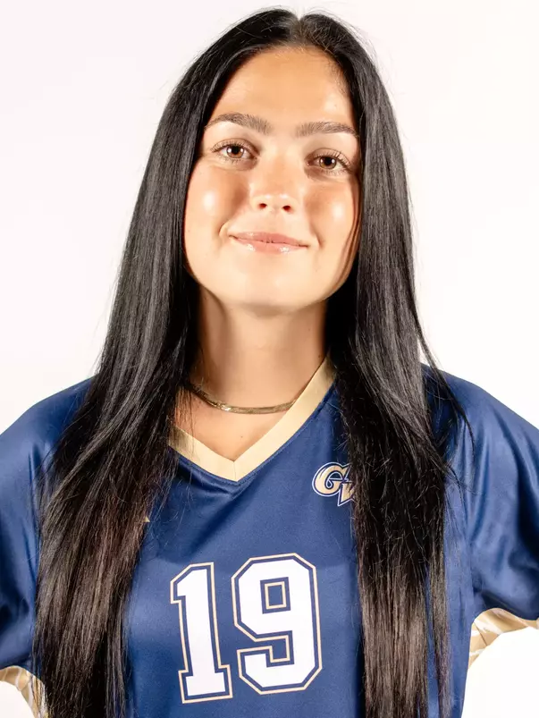 Ariana Gronauer Headshot