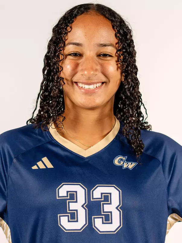 Ella Provost-Heron Headshot