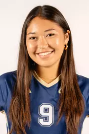 Halle Ostboe Headshot