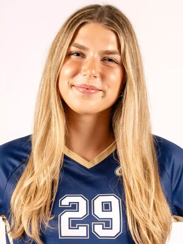 Isabelle Ohlmann Headshot