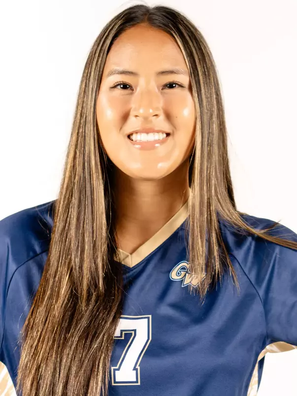 Naomi Kim Headshot