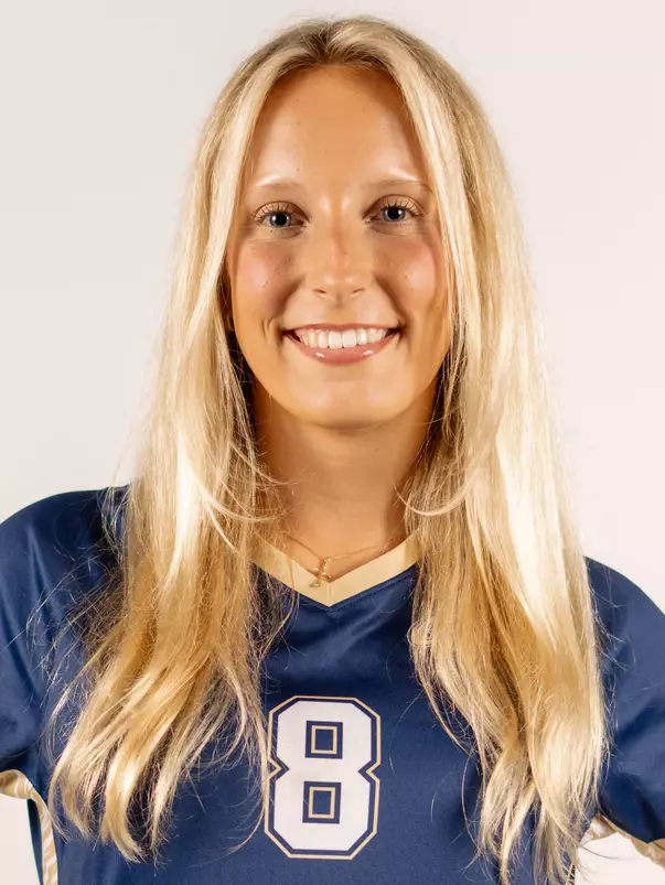 Sophia Broz Headshot
