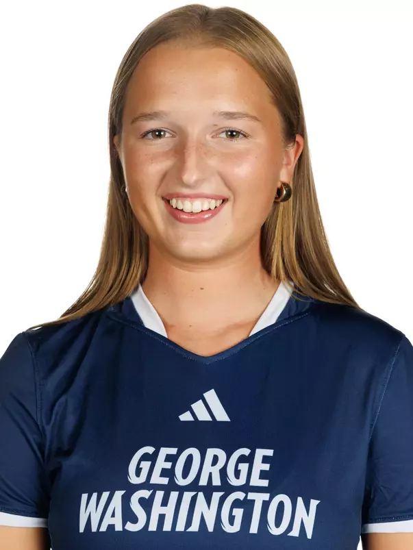 Julia Swanson Headshot