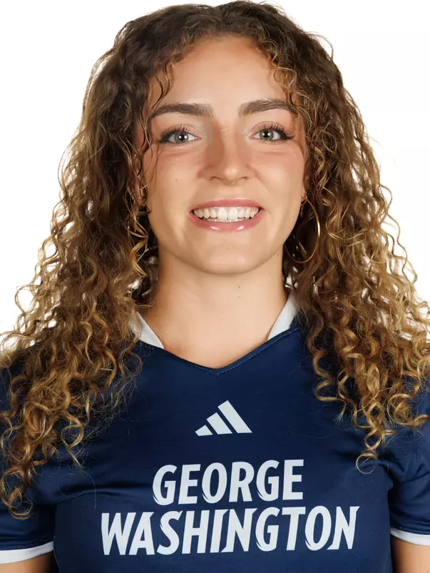 Maggie Pond Headshot