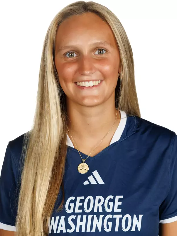 Allison Custer Headshot