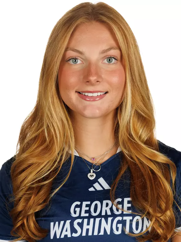 Mia Milkowski Headshot