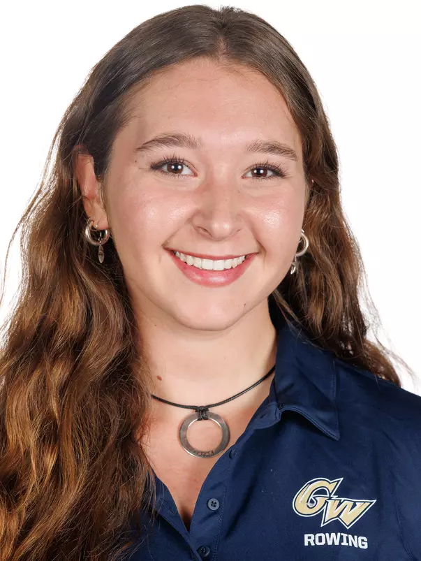 Mia Mozenter headshot