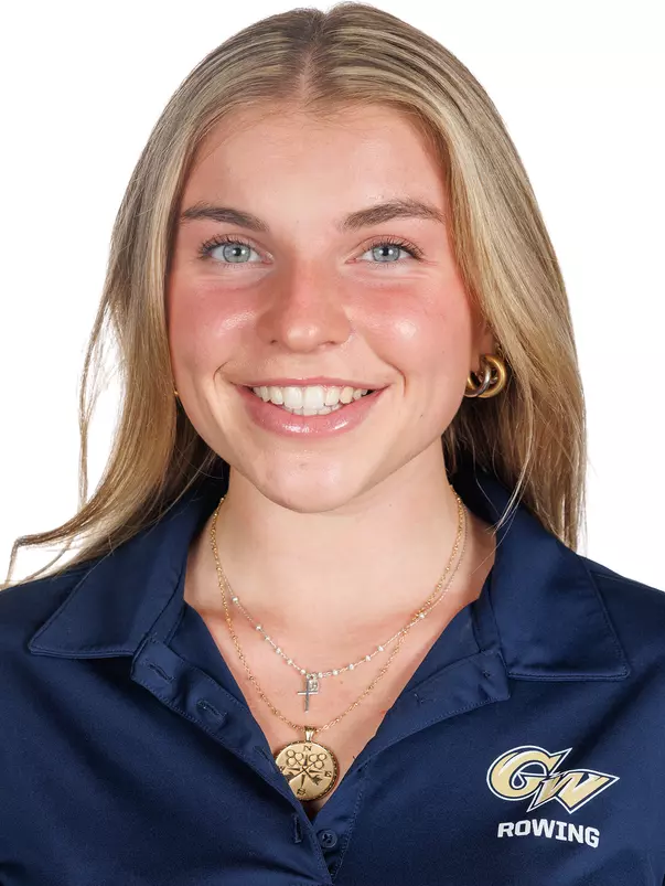 Addi Ross headshot
