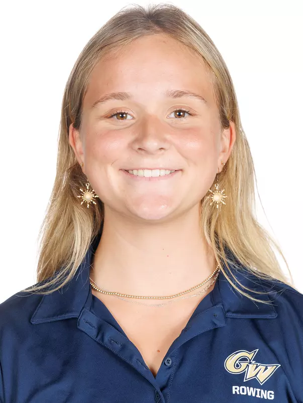 Clara Shafer headshot