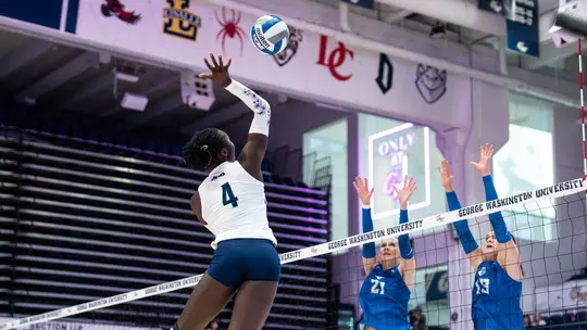 VB Falls to SLU in 5